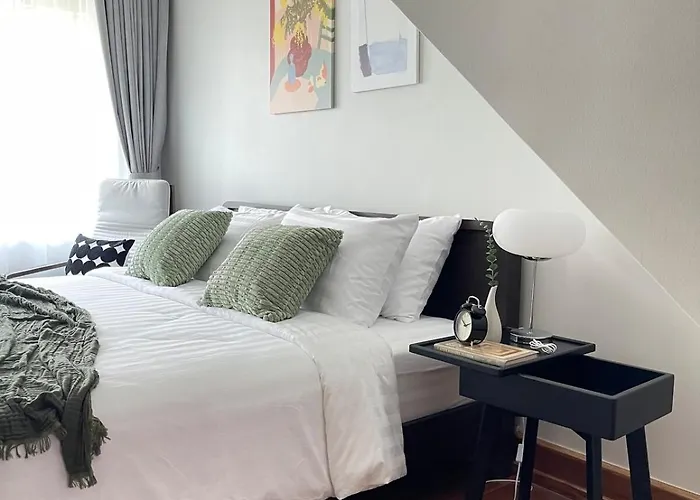 Сasa de vacaciones Nueng Rana 113 Unique House In Chinatown 3br 2ba *