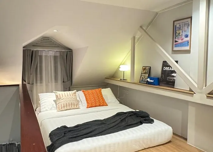 Nueng Rana 113 Unique House In Chinatown 3br 2ba * Bangkok